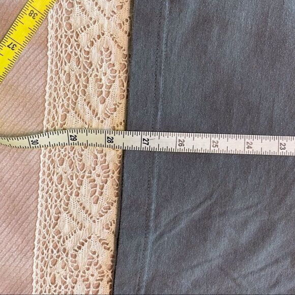 Duluth Trading Co Gray 3 Button Short Sleeve Shirt - Picture 6 of 8